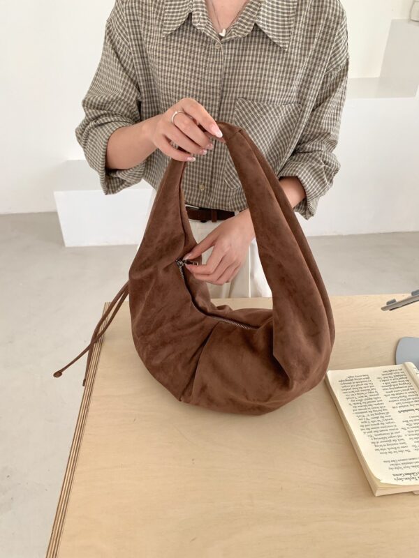 麂皮流蘇餃子包：圖片 3
